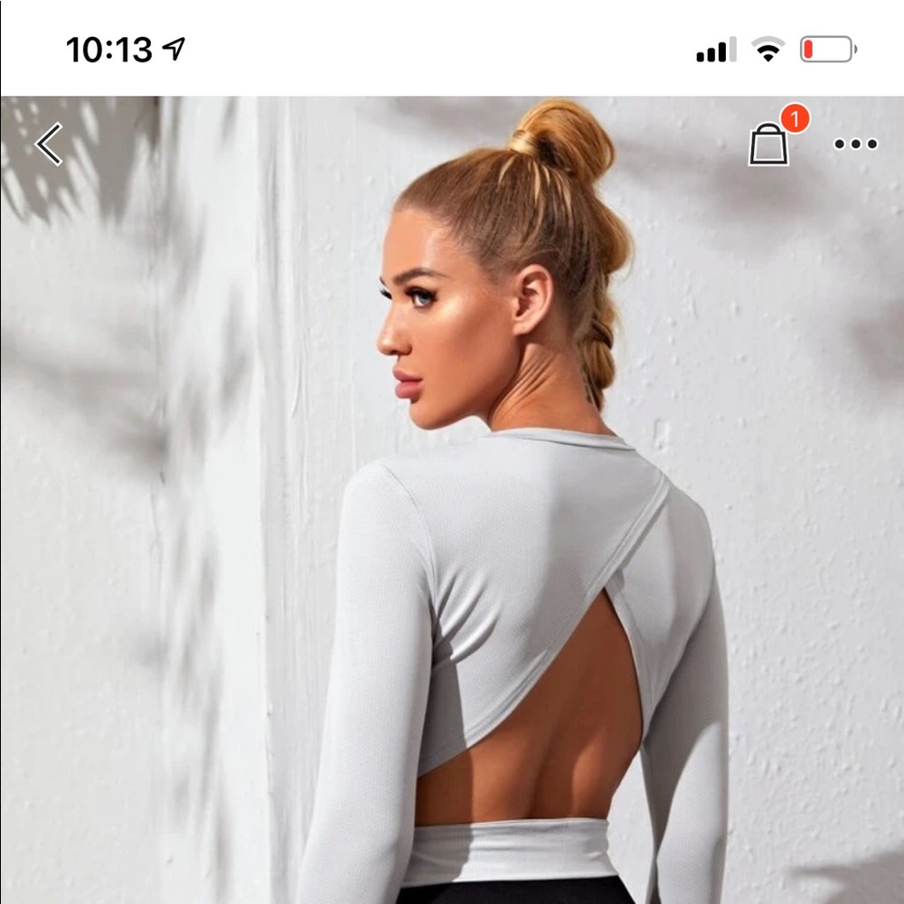 Backless work out tee